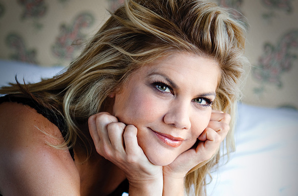 Kristen Johnston's Measurements: Bra Size, Height, Weight and More - F...