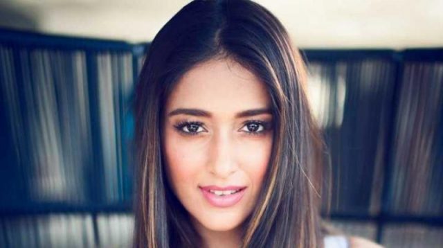 Ileana D’Cruz Measurements Bra Size Height Weight