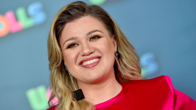 Kelly Clarkson Measurements Bra Size Height Weight