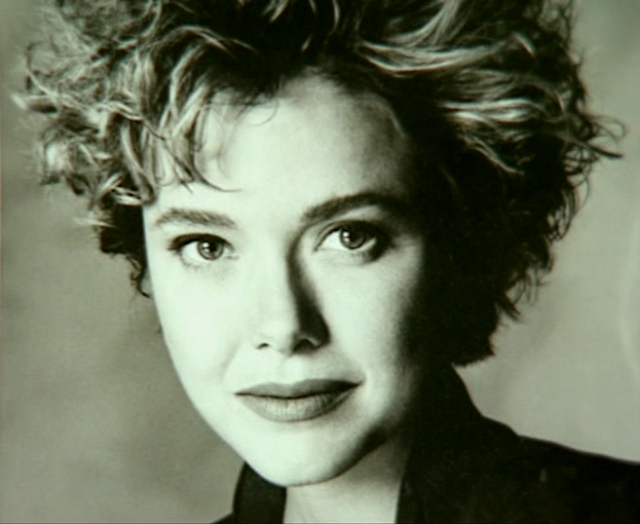 Annette Bening Measurements Bra Size Height Weight