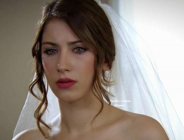 Hazal Kaya Measurements Bra Size Height Weight