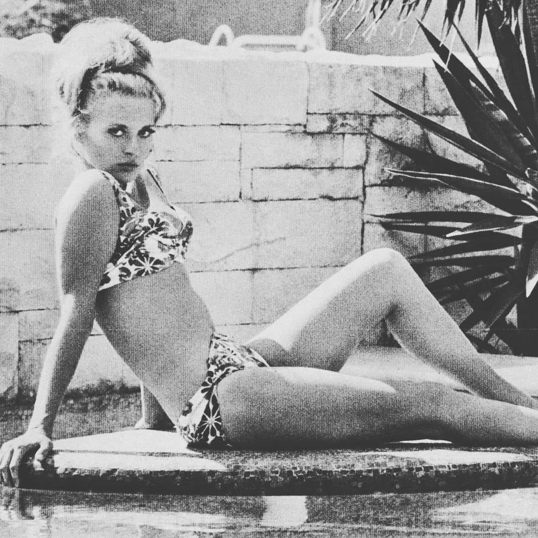 Faye Dunaway Body