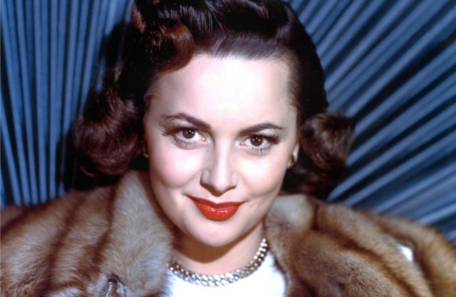 Olivia de Havilland Bra Size