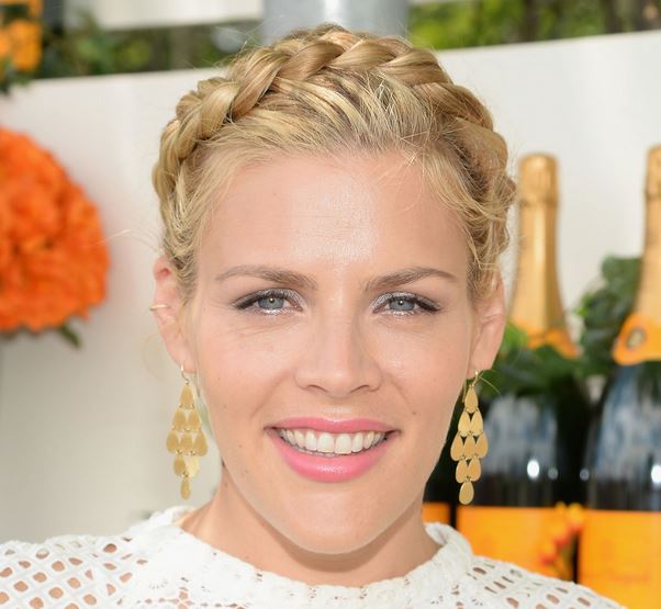 Busy Philipps Measurements Bra Size Height Weight