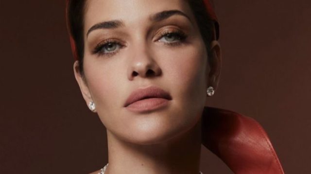 Ana Beatriz Barros